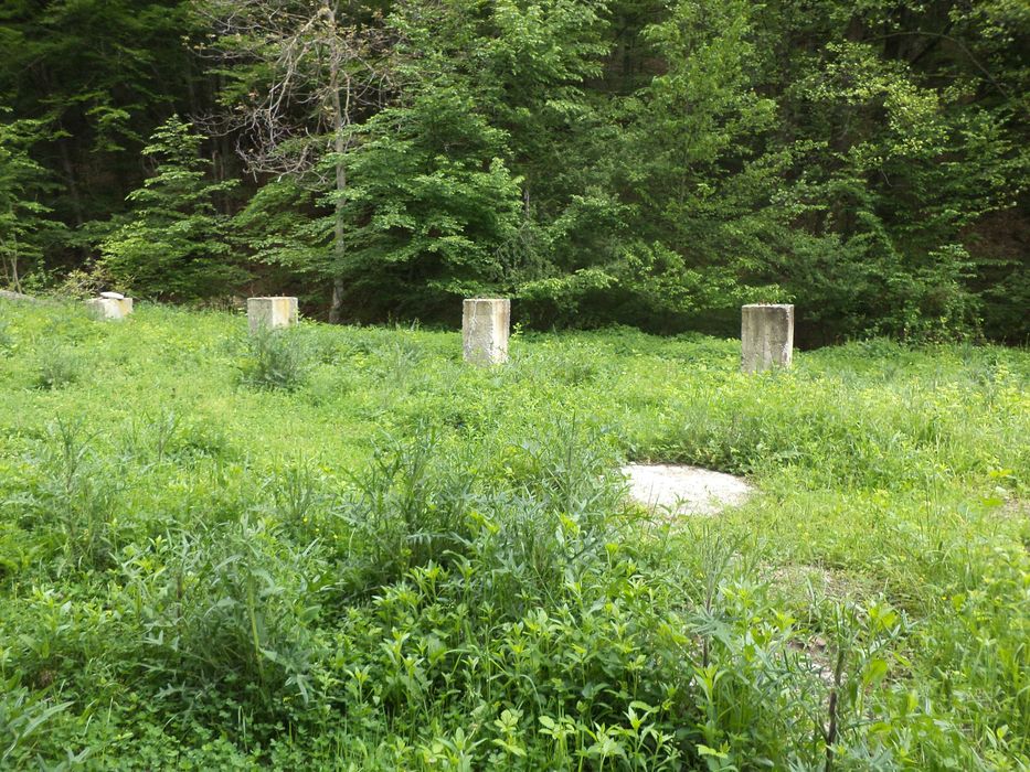 Продава се Къща в с. Бойновци, Област Габрово - 500 кв.м за 37 €/кв.м - Снимка #2