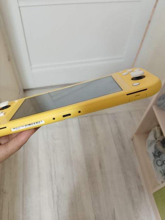 Nintendo свич лайт