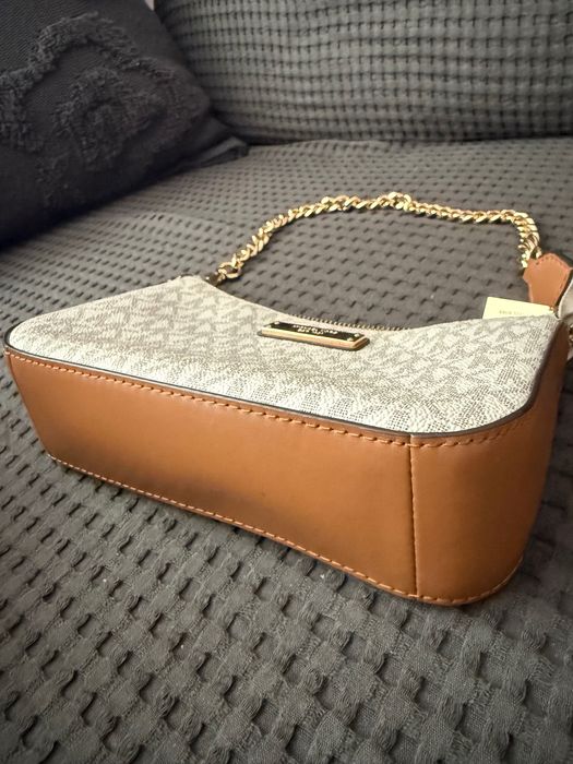 Бежова чанта Michael Kors