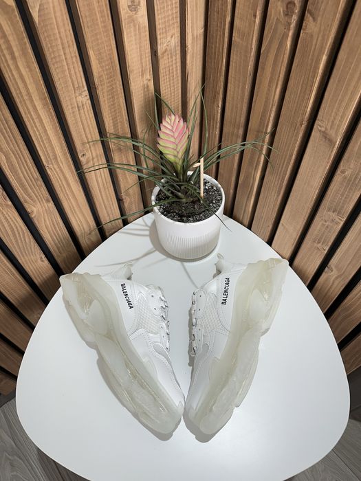 Balenciaga Triple S White size 40