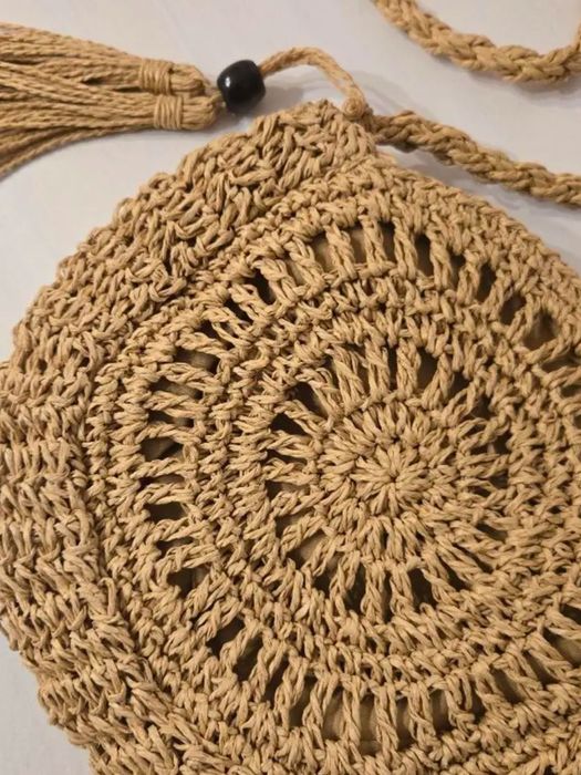 Чанта плетена.  .
