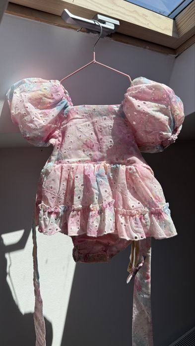 A Little Lacey romper/rochita 6-12 luni nou cu etichetă