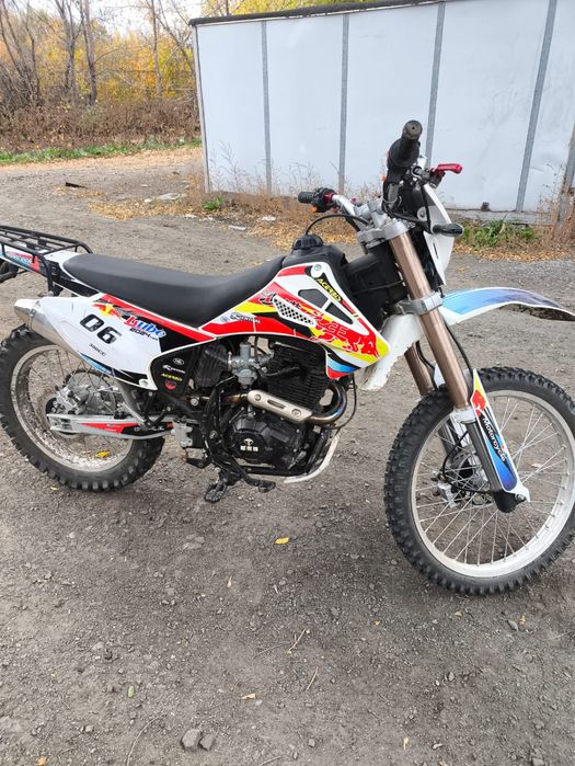 Мотоцикл 300кубов 06