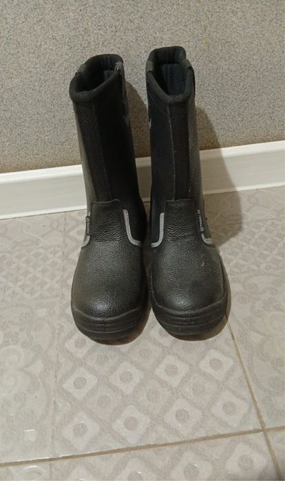 Продам сапоги абсалютно новые