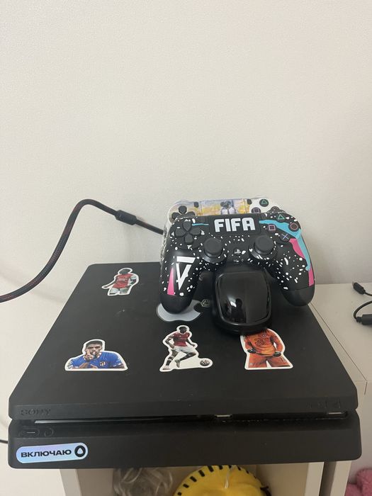 Продам пс 4 хорошее состаяние