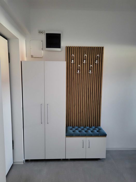 Garsoniera moderna de inchiriat Calea Bucuresti 400 euro 42 mp mobilata si utilata complet AC centrala pe gaz loc de parcare constructie 2024