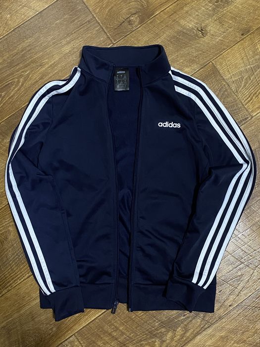 adidas спортивная зипка