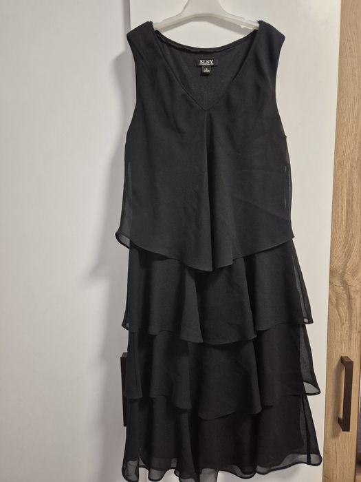 Продавам 3 рокли по 15 евро