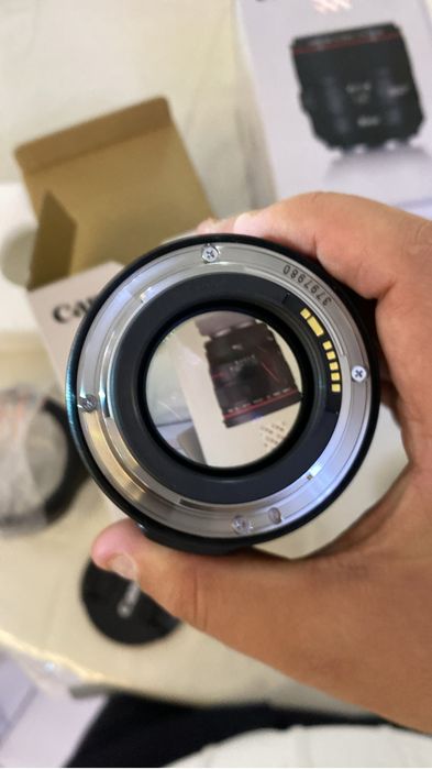 Canon 24mm 1.4 срочно