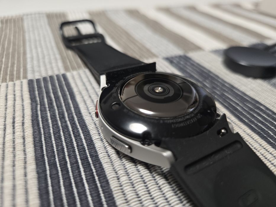Продавам часовник Samsung Galaxy Watch 5 40mm BT