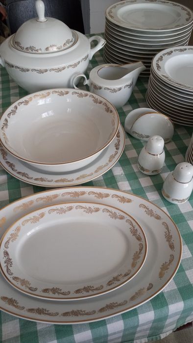 Set serviciu de masă 12 persoane - porțelan