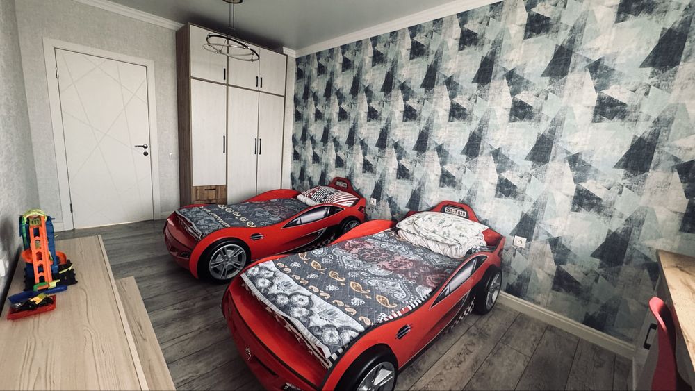 Продам 4х комнатную квартиру