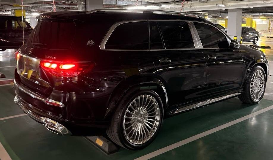 Mercedes-Benz Maybach GLS 600 год 2025