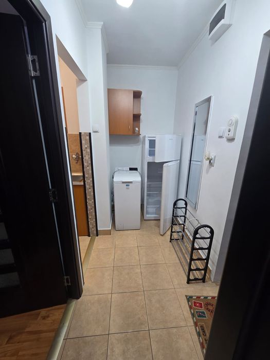 Inchiriez garsoniera Str.Nicolae Bălcesc,decomandată,utilată