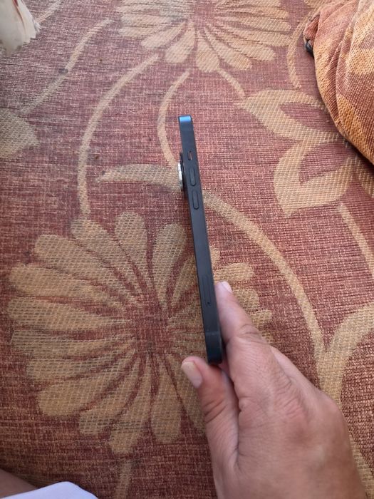 Телефон Iphone 13