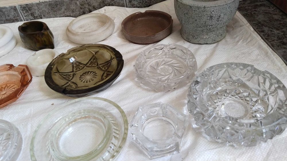 Пепелници мраморни, кристални, епоксид