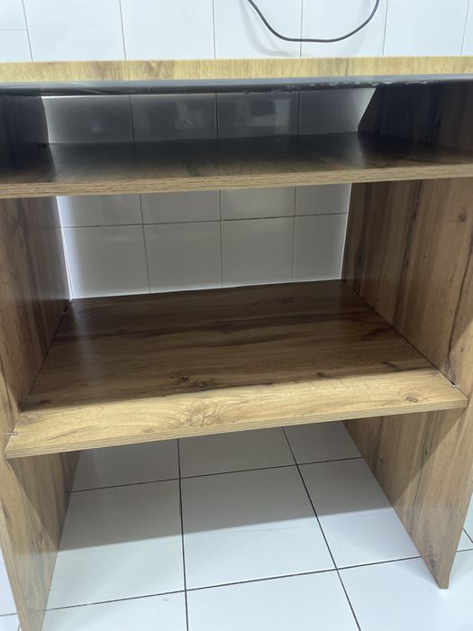 Продам стол срочно
