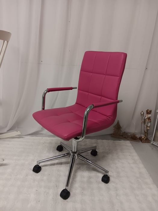 Офис стол розов бвят