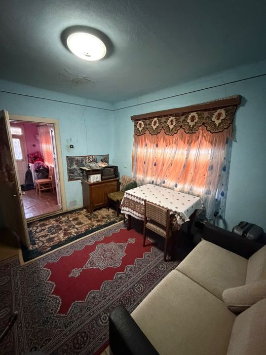 Casa de vănzare la țara