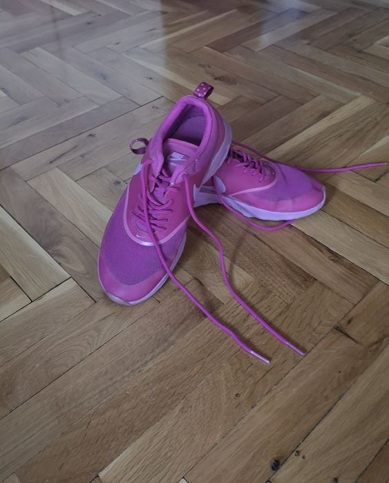 Оригинални дамски маратонки Nike номер 36