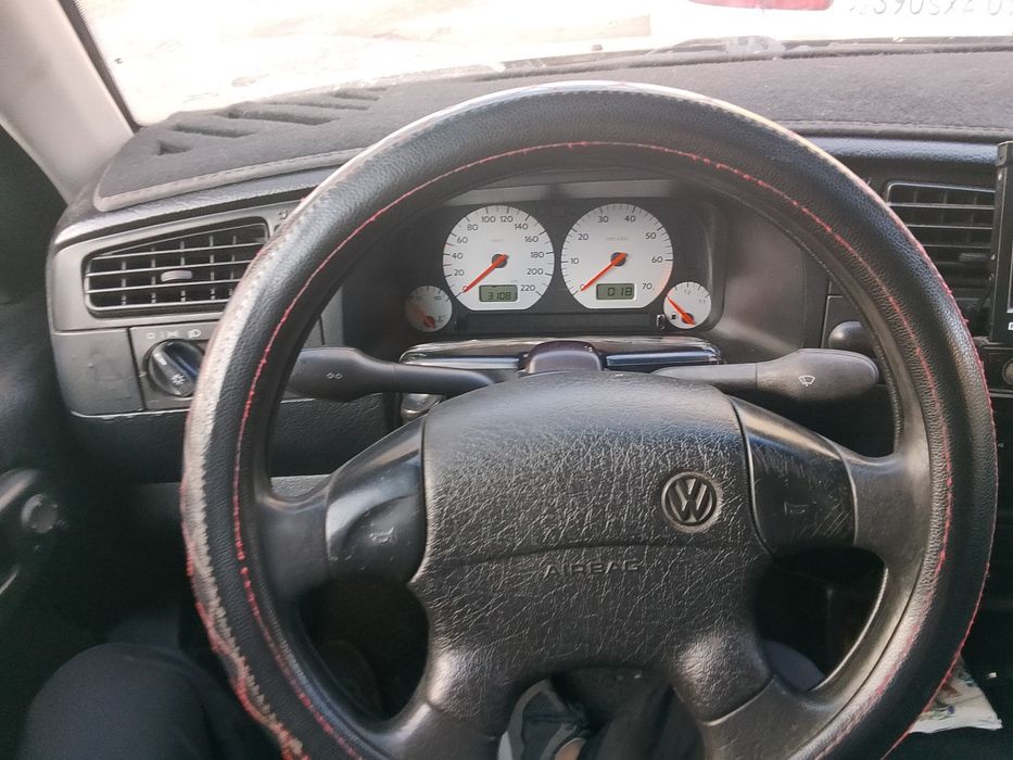 Продаётся Volkswagen Golf 3