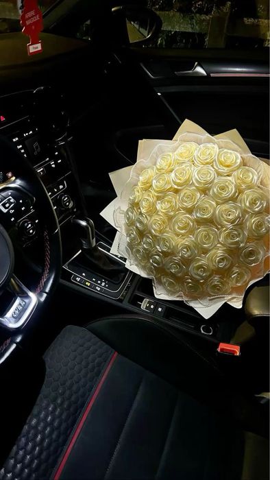 Букеты роз из атласной ленты