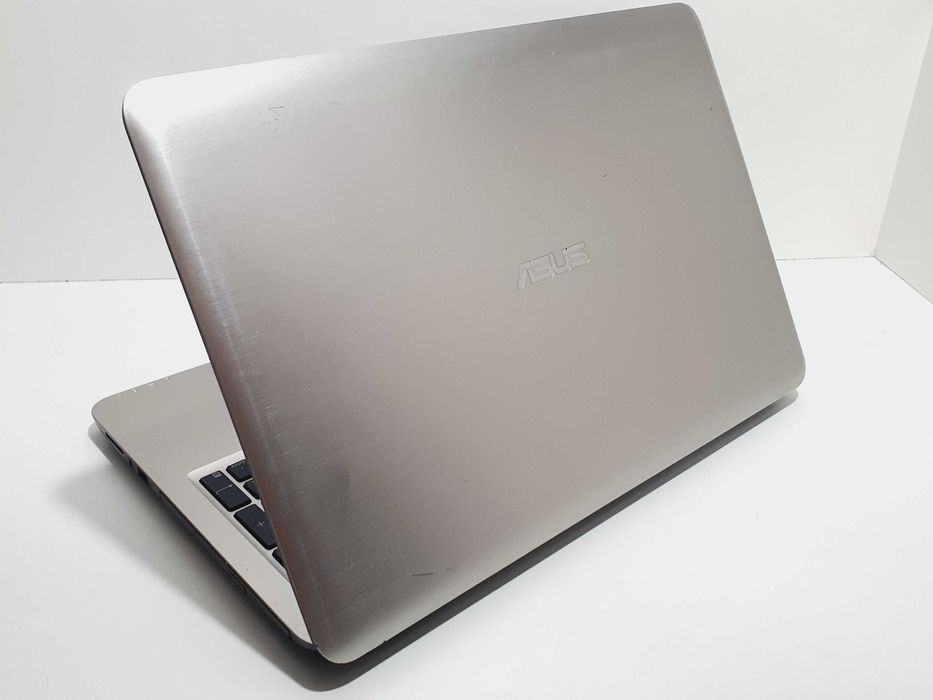 Laptop Asus X556