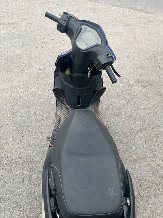 Продам м8 на ходу