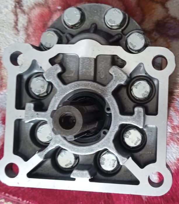 Насос правое врашения