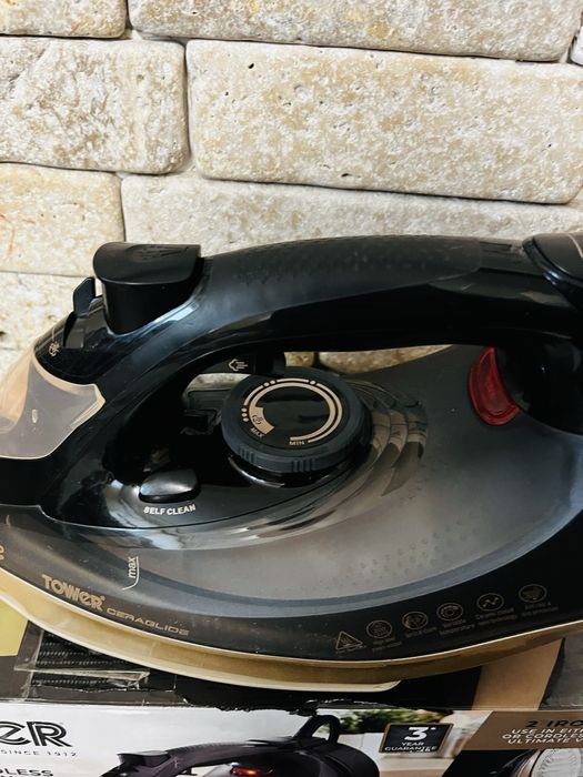 Ютия Tower Ceraglide 2-в-1 – кабелна/безжична, 2800W