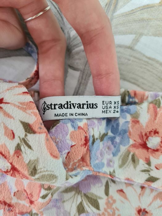 summer must have! stradivarius флорален и zara син кроп топ