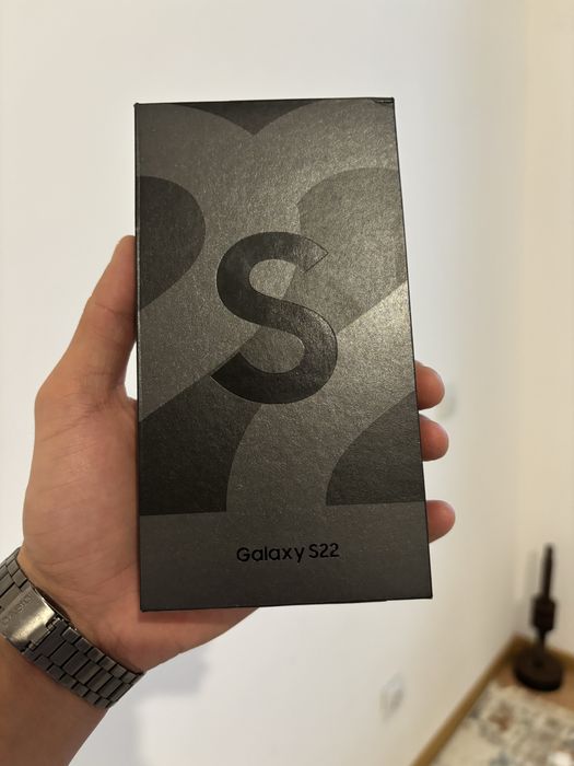 Galaxy S22 продается