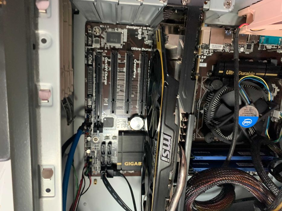 Servieta Antec Ful Tower