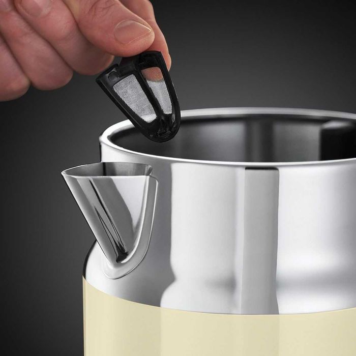 Електрическа кана Russell Hobbs Retro полирана неръждаем стомана 2400W