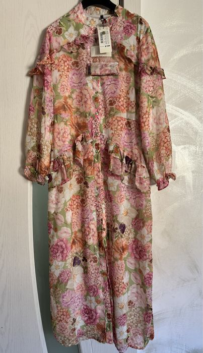 Шарена рокля с дантели