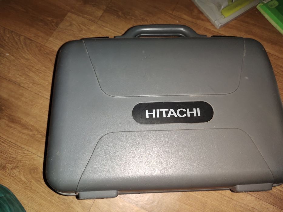Продаётся  видео камера HITACHI.