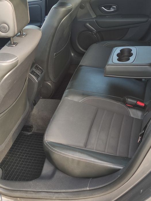 Vând Renault laguna