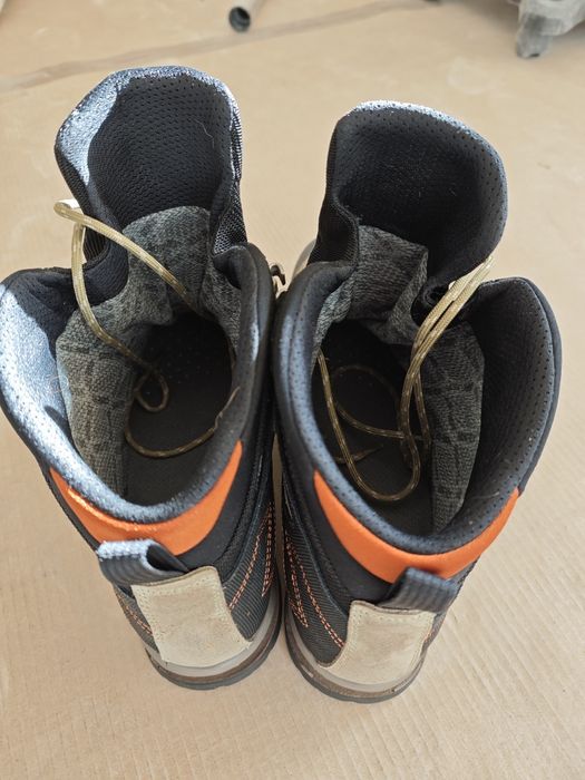Продавам зимни обувки с gore-tex мембрана.
