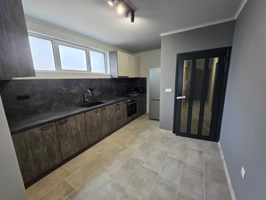 Дава се под наем Тристаен апартамент в Варна, Виница - 100 кв.м за 867.51 € - Снимка #2