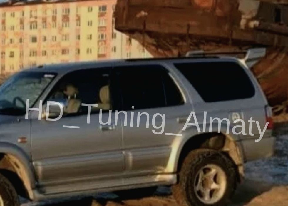 Спойлер верхний Toyota Surf