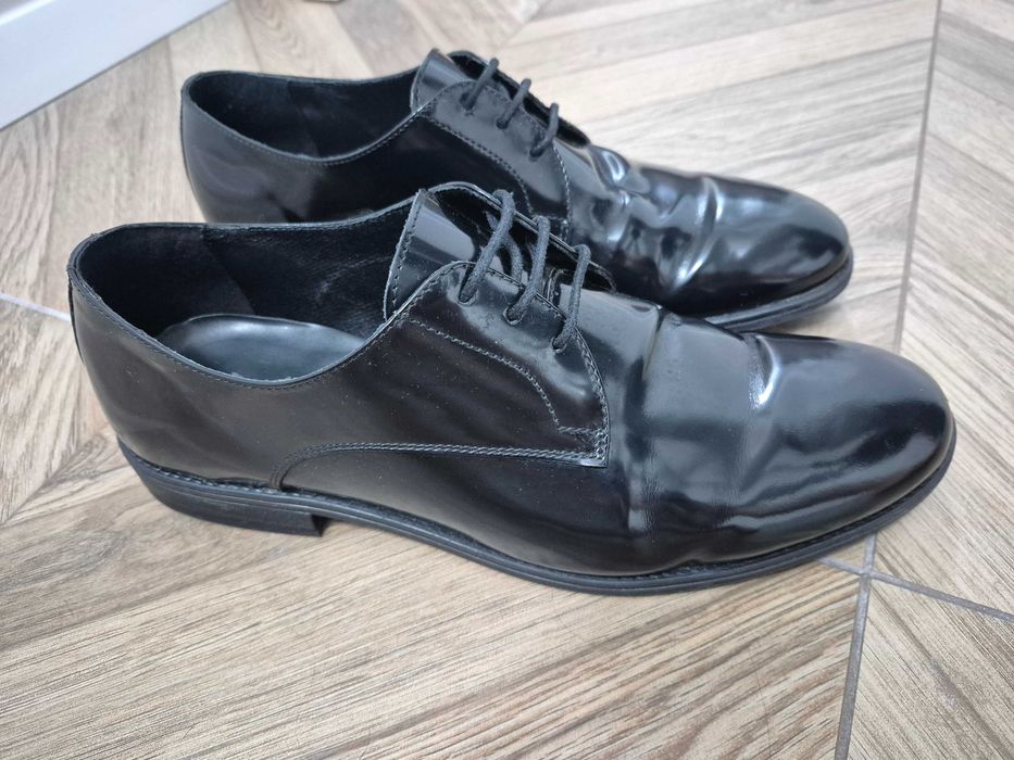 Pantofi piele (semilac) 43, aproape noi, purtați o singură dată