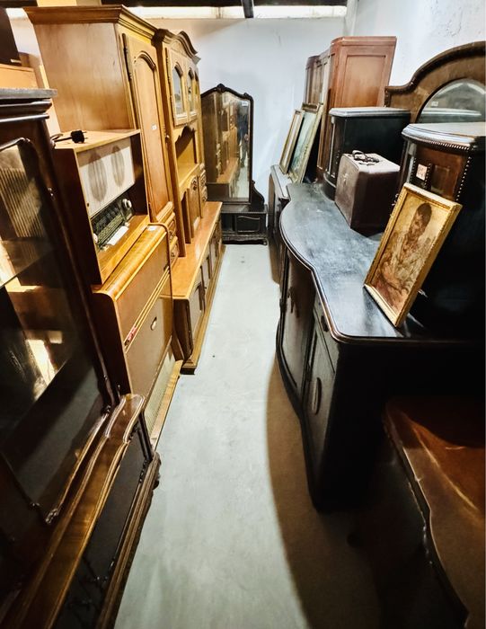 ShowRoom cu Mobilier pentru Casă și Birou; Depozit Mobilă Second Hand