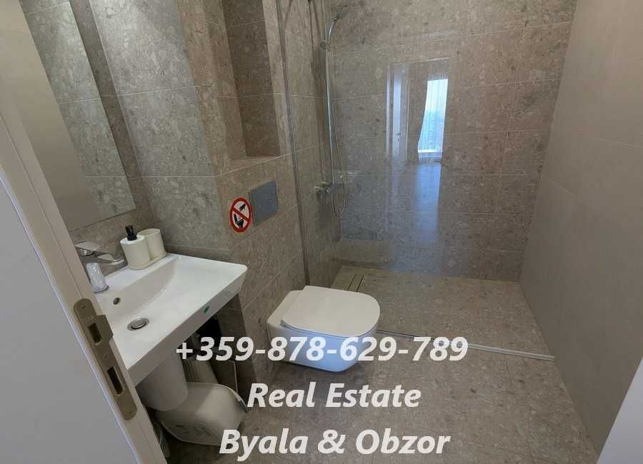 Обзаведен двустаен апартамент с морска гледка на първа линия