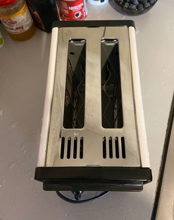 Тостер бял неизползван