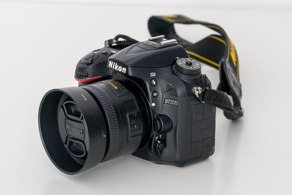 Kit Foto Nikon D7200 + Obiectiv 35mm f1.8 + 18-300mm VR + Bliț Yongnuo | 76k cadre