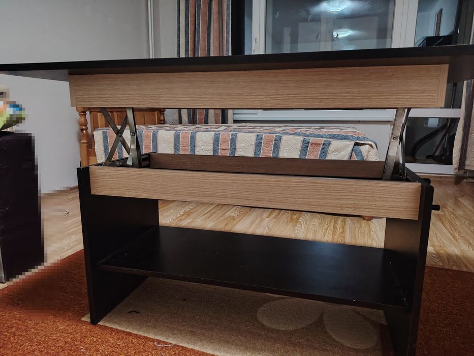 Маса с повдигащ механизъм