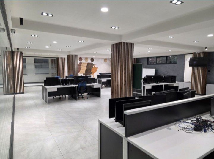 Офисное Здание возле Американского посольства 830 м²