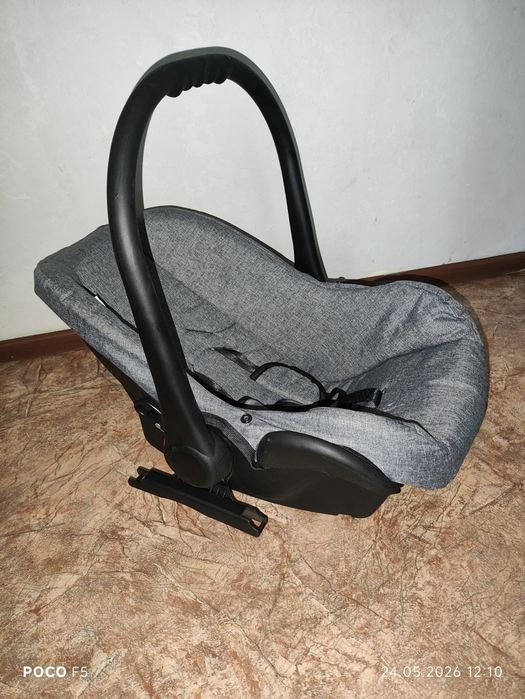 Продам коляску 3в1