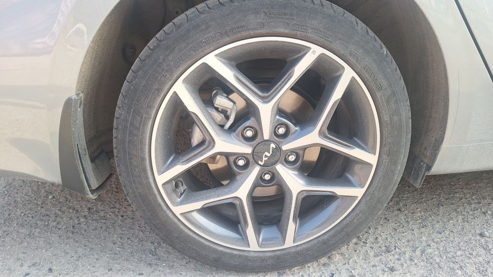 Диски с шинами вместе