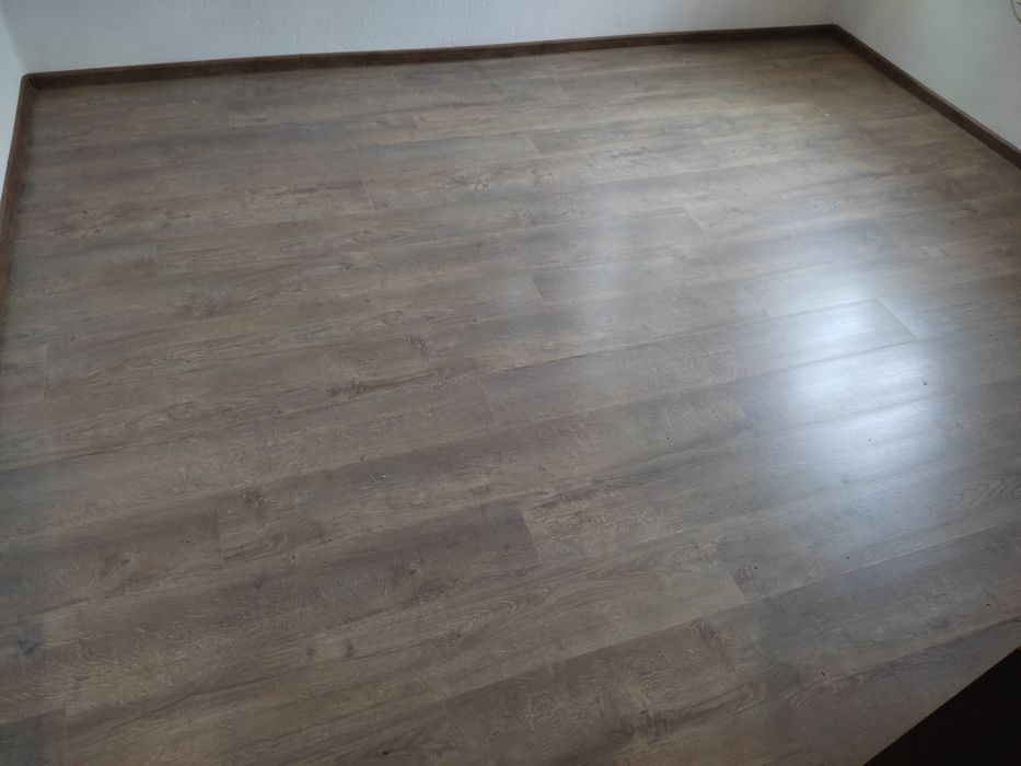 Двуетажна къща . Продава се/Под наем